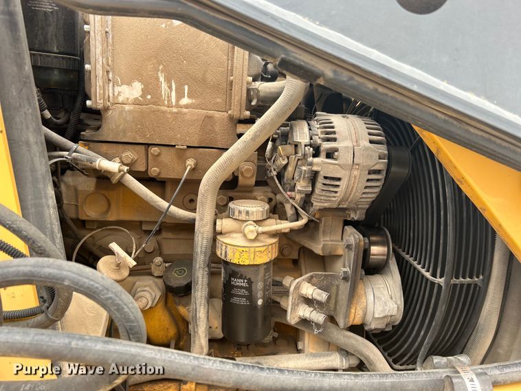 image for item EG0287 2011 John Deere 310SJ backhoe