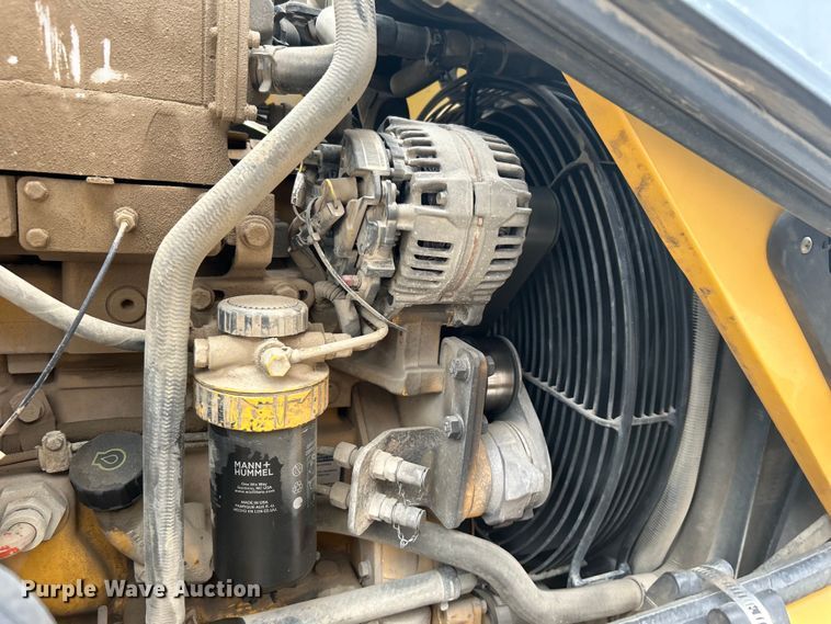 image for item EG0287 2011 John Deere 310SJ backhoe