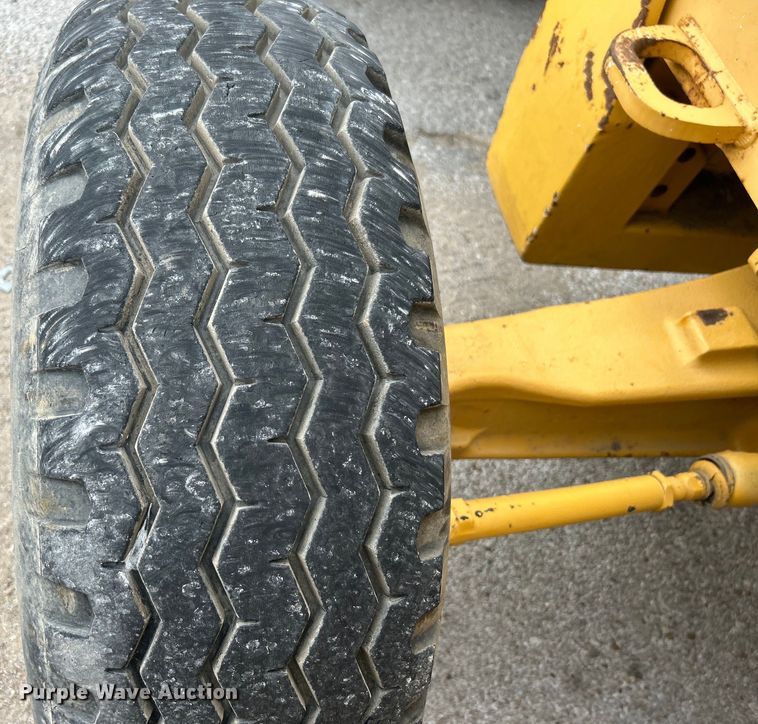 image for item EG0287 2011 John Deere 310SJ backhoe