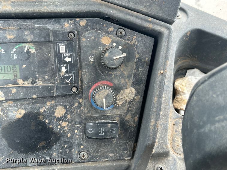 image for item EG0298 2009 John Deere  310SJ backhoe