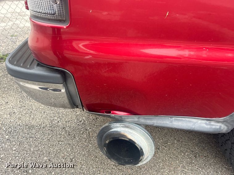 image for item EG0337 2003 Ford Excursion SUV