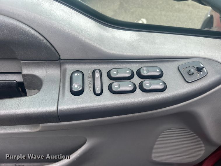 image for item EG0337 2003 Ford Excursion SUV