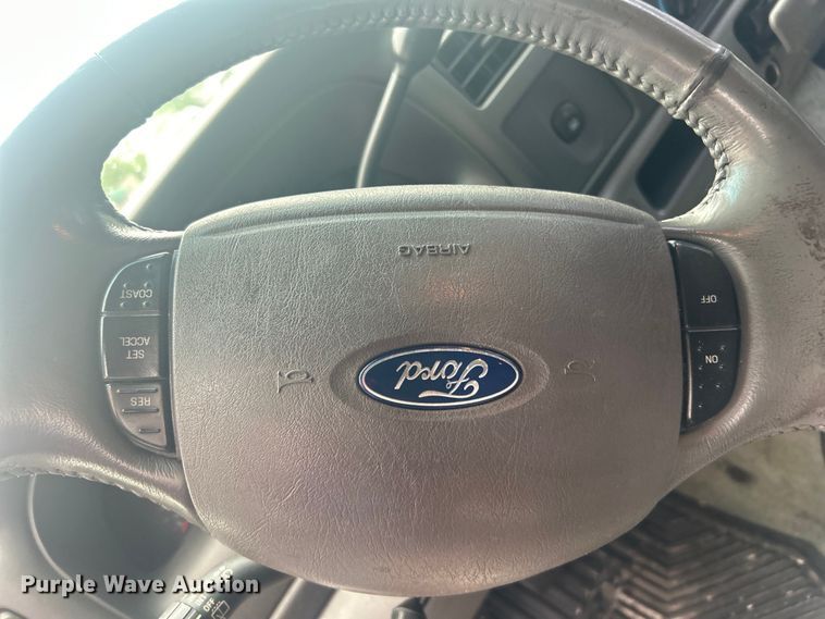 image for item EG0337 2003 Ford Excursion SUV