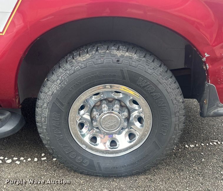 image for item EG0337 2003 Ford Excursion SUV