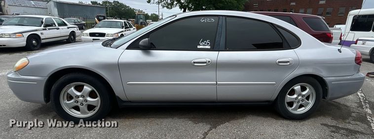 image for item EG0344 2006 Ford Taurus 