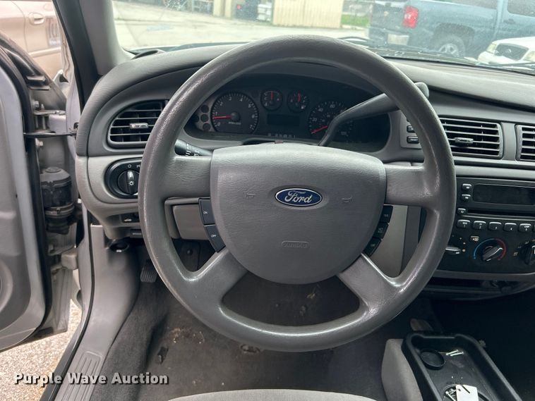 image for item EG0344 2006 Ford Taurus 