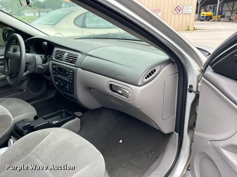 image for item EG0344 2006 Ford Taurus 