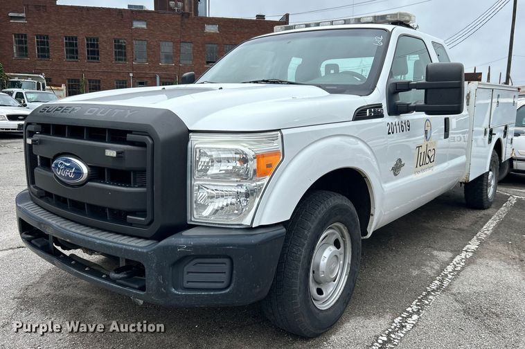 image for item EG0347 2011 Ford F250 Super Duty SuperCab utility bed pickup truck