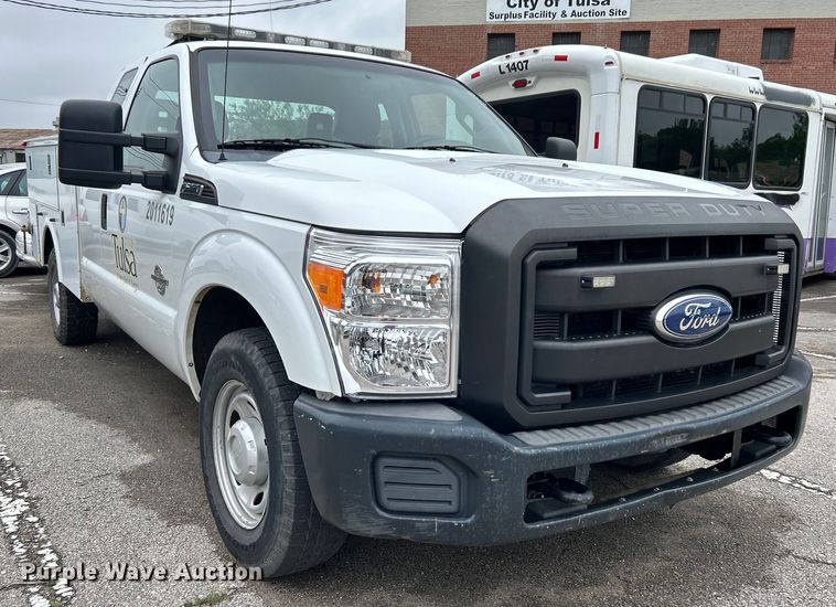 image for item EG0347 2011 Ford F250 Super Duty SuperCab utility bed pickup truck