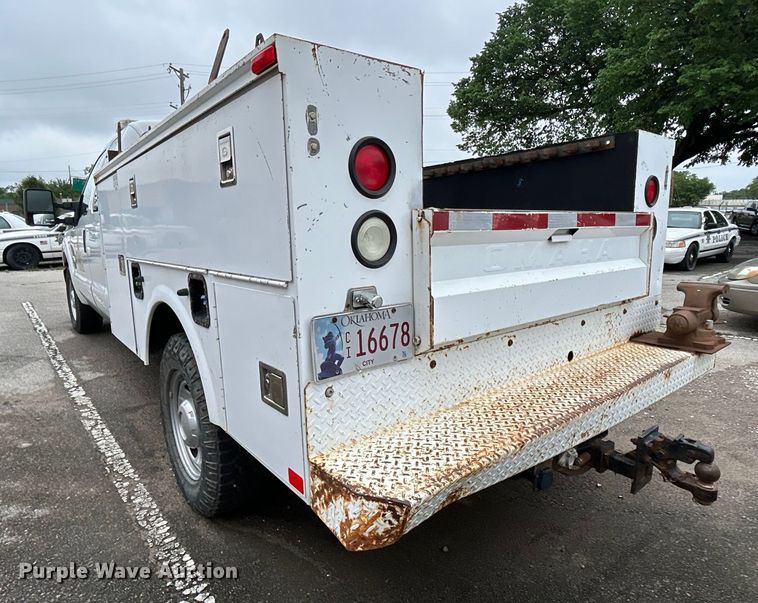 image for item EG0347 2011 Ford F250 Super Duty SuperCab utility bed pickup truck