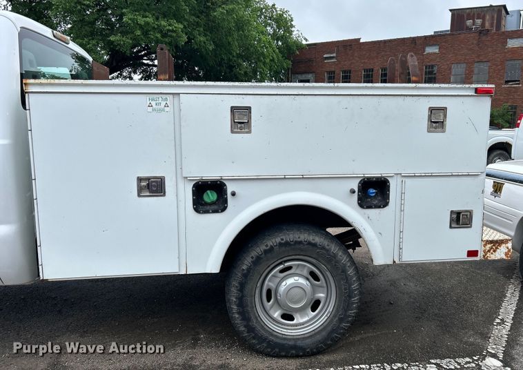 image for item EG0347 2011 Ford F250 Super Duty SuperCab utility bed pickup truck