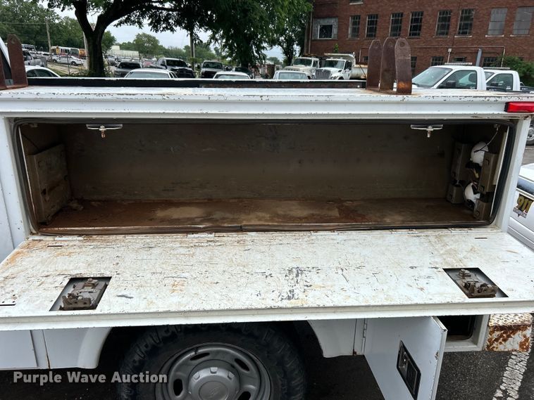 image for item EG0347 2011 Ford F250 Super Duty SuperCab utility bed pickup truck