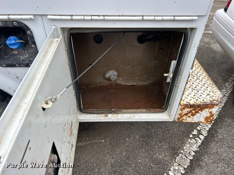 image for item EG0347 2011 Ford F250 Super Duty SuperCab utility bed pickup truck