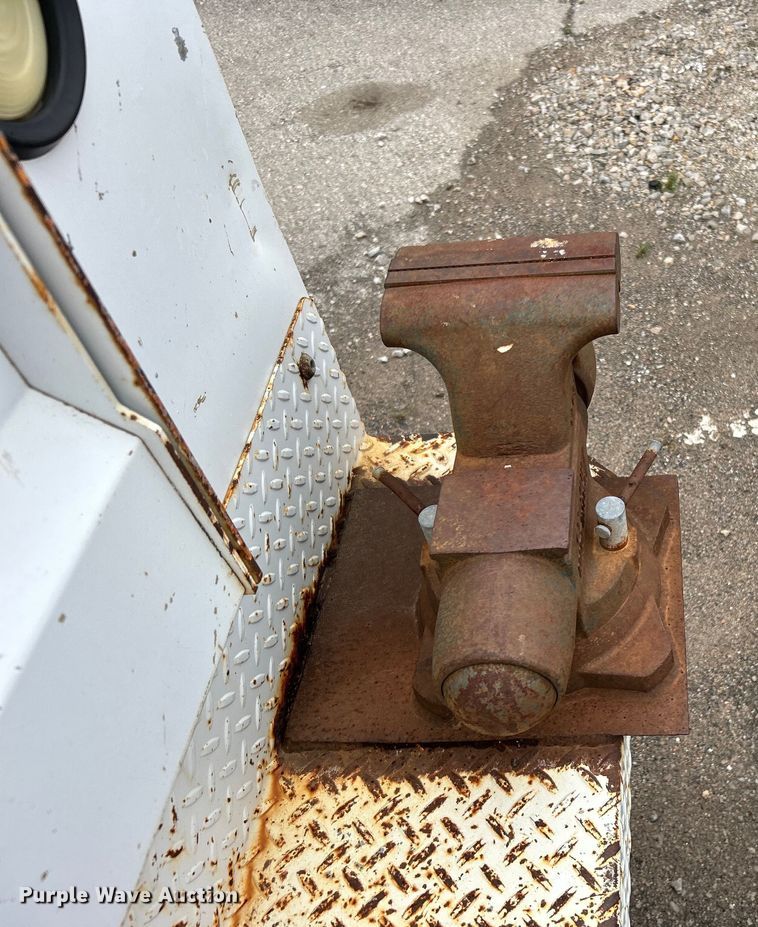 image for item EG0347 2011 Ford F250 Super Duty SuperCab utility bed pickup truck