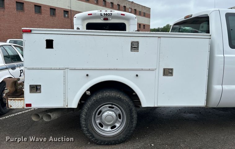 image for item EG0347 2011 Ford F250 Super Duty SuperCab utility bed pickup truck