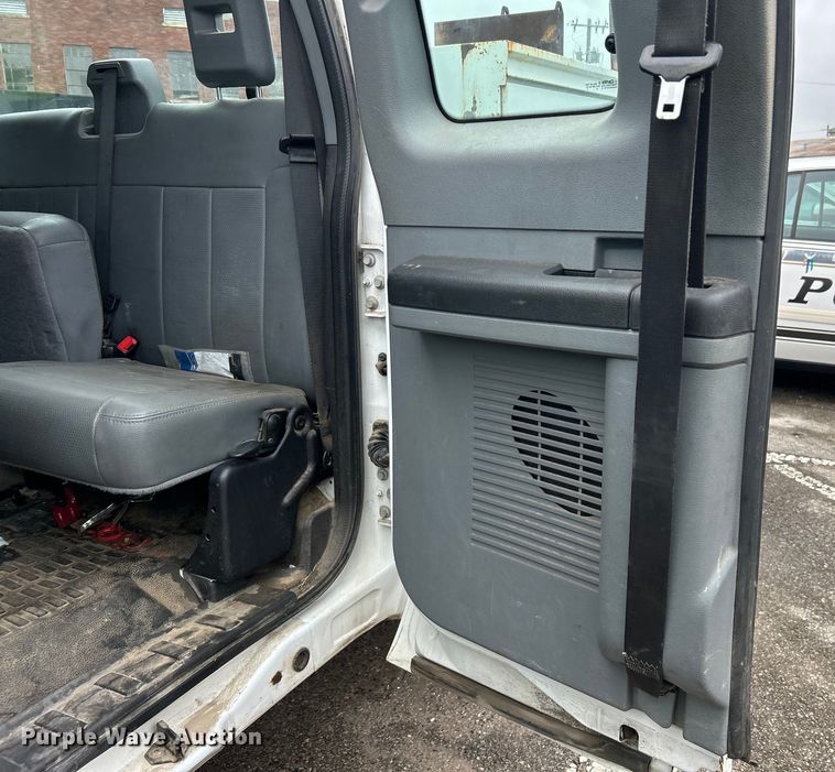 image for item EG0347 2011 Ford F250 Super Duty SuperCab utility bed pickup truck