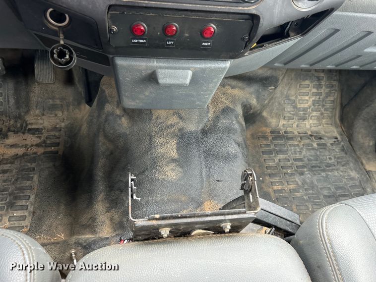 image for item EG0347 2011 Ford F250 Super Duty SuperCab utility bed pickup truck