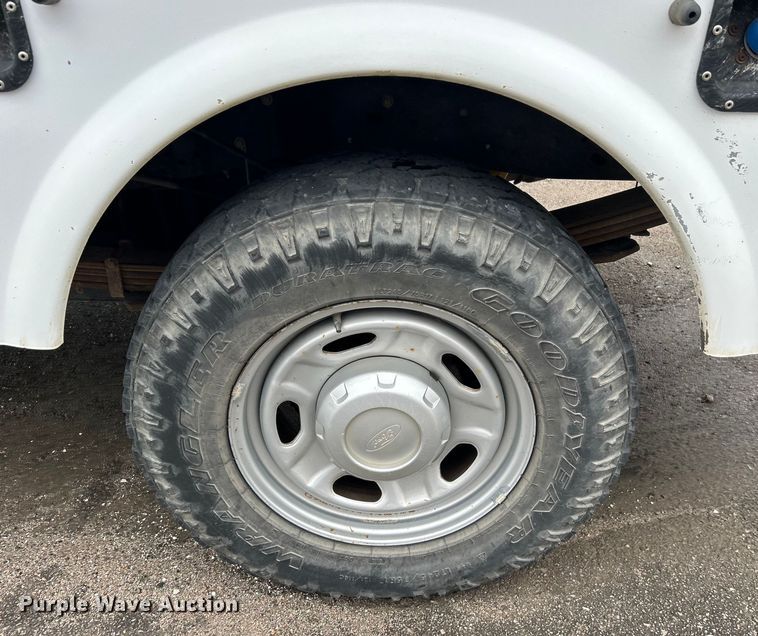 image for item EG0347 2011 Ford F250 Super Duty SuperCab utility bed pickup truck