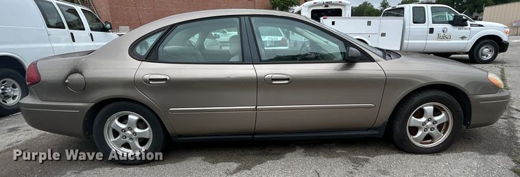 image for item EG0348 2006 Ford Taurus 