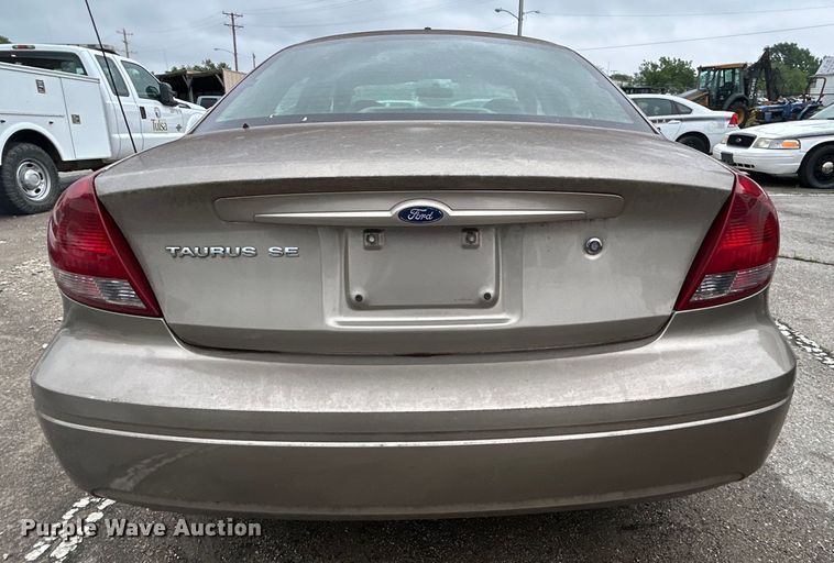 image for item EG0348 2006 Ford Taurus 