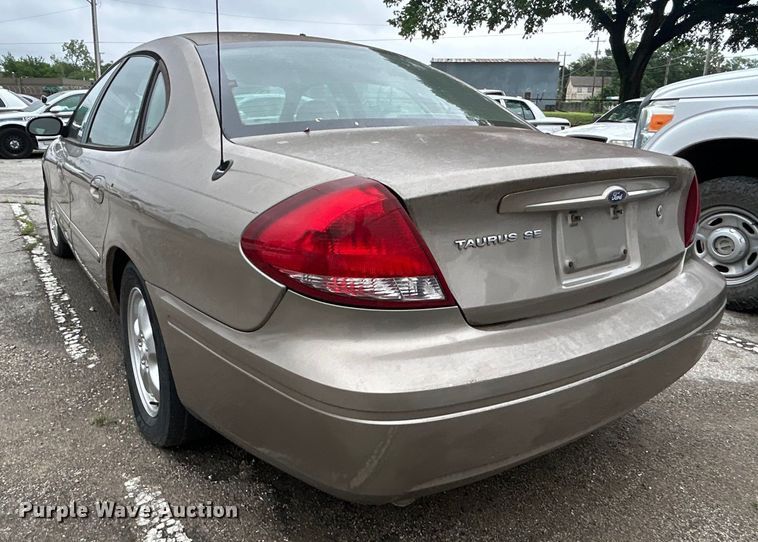 image for item EG0348 2006 Ford Taurus 
