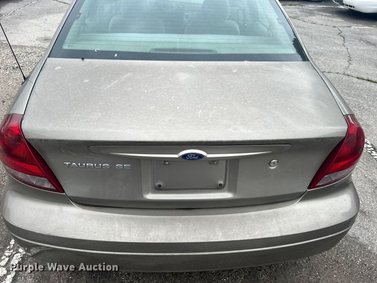 image for item EG0348 2006 Ford Taurus 