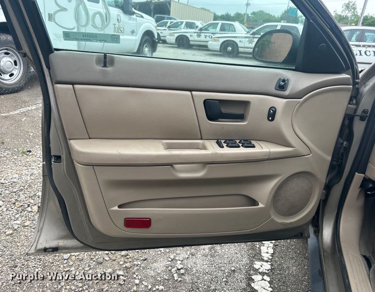 image for item EG0348 2006 Ford Taurus 