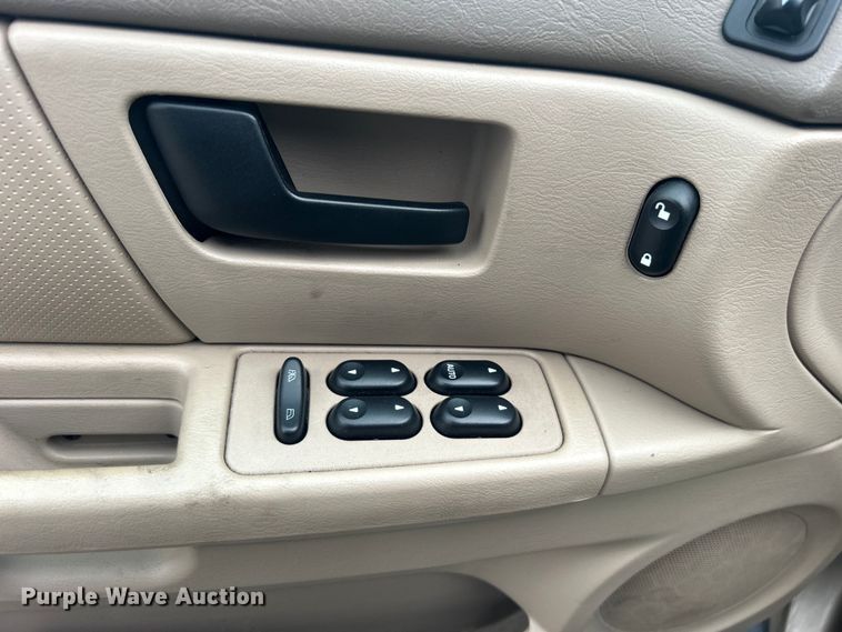 image for item EG0348 2006 Ford Taurus 