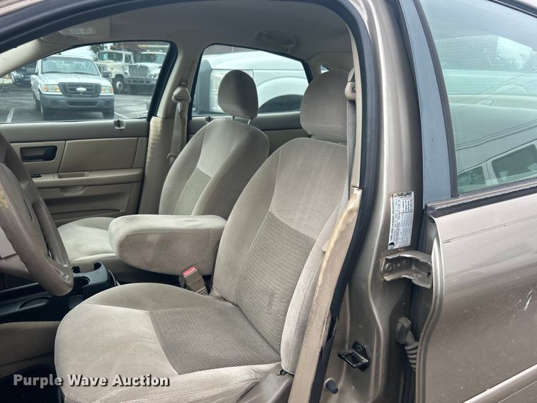 image for item EG0348 2006 Ford Taurus 