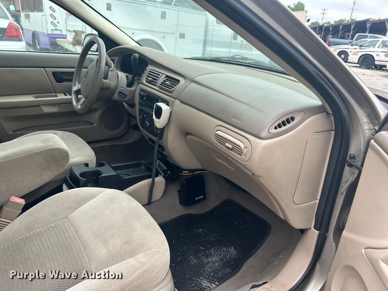 image for item EG0348 2006 Ford Taurus 