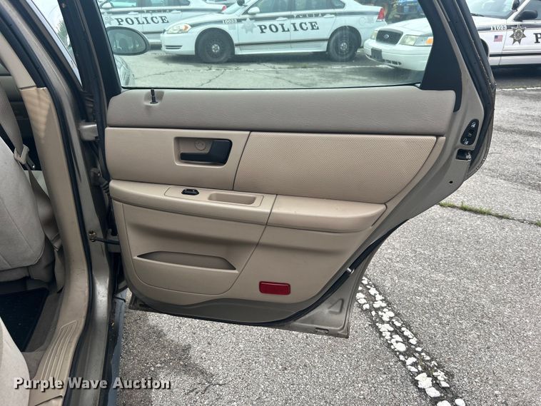 image for item EG0348 2006 Ford Taurus 