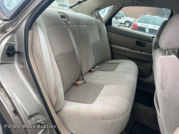 image for item EG0348 2006 Ford Taurus 