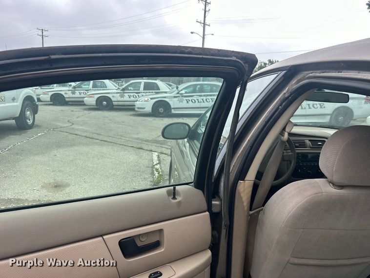 image for item EG0348 2006 Ford Taurus 