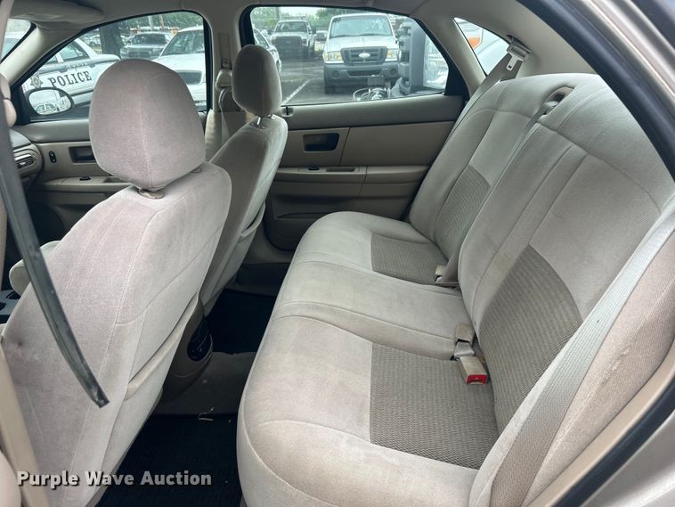 image for item EG0348 2006 Ford Taurus 