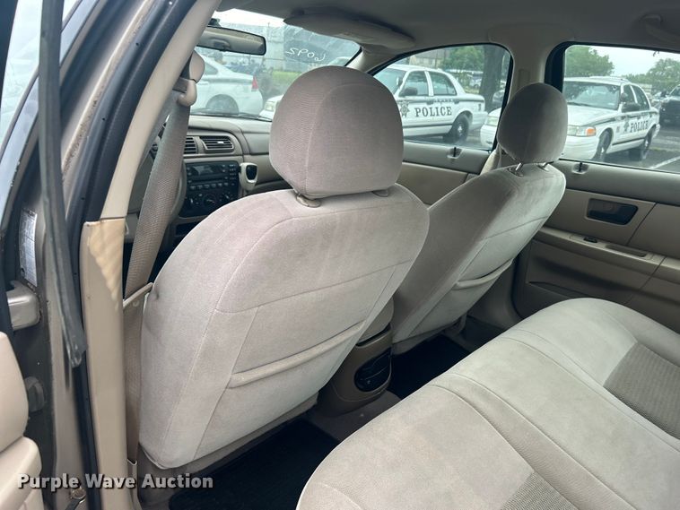 image for item EG0348 2006 Ford Taurus 