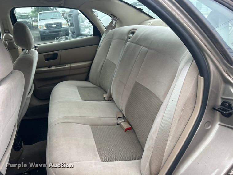 image for item EG0348 2006 Ford Taurus 