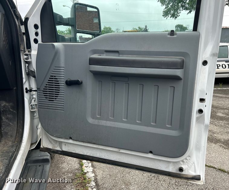 image for item EG0349 2012 Ford F250 Super Duty pickup truck