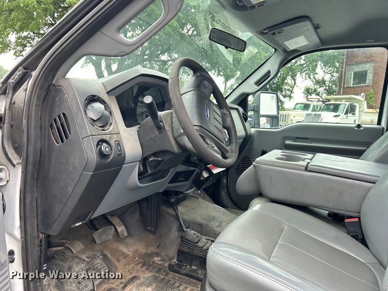 image for item EG0350 2012 Ford F250 Super Duty pickup truck