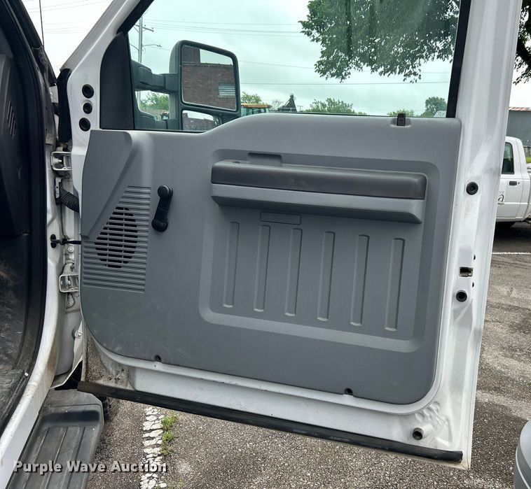 image for item EG0350 2012 Ford F250 Super Duty pickup truck