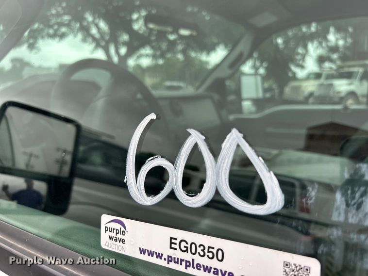 image for item EG0350 2012 Ford F250 Super Duty pickup truck