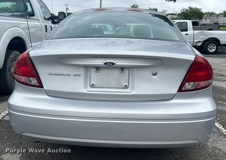 image for item EG0351 2006 Ford Taurus 