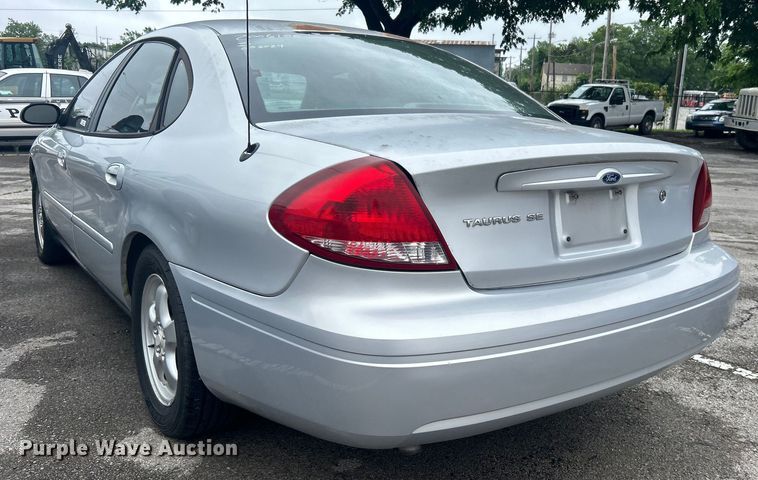 image for item EG0351 2006 Ford Taurus 