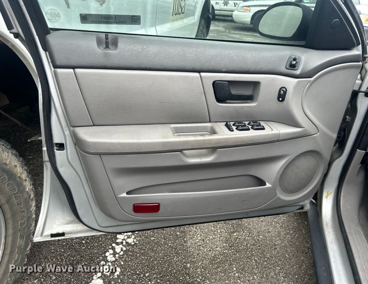 image for item EG0351 2006 Ford Taurus 