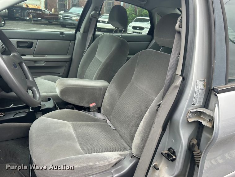 image for item EG0351 2006 Ford Taurus 