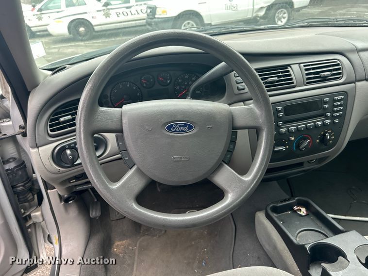 image for item EG0351 2006 Ford Taurus 