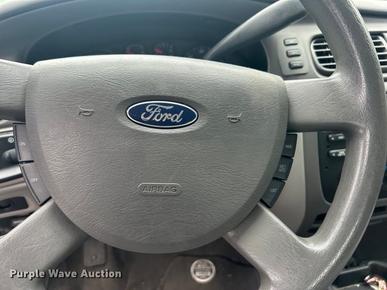 image for item EG0351 2006 Ford Taurus 