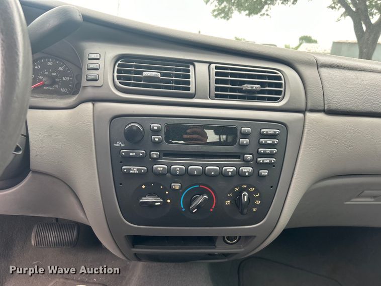 image for item EG0351 2006 Ford Taurus 