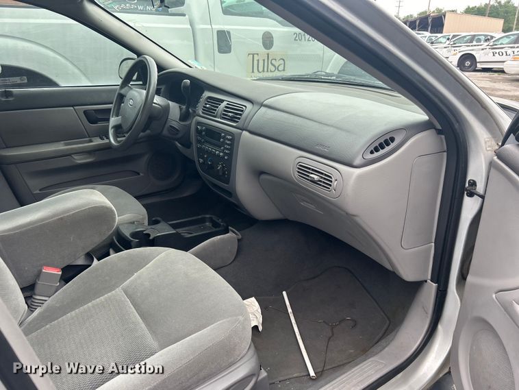 image for item EG0351 2006 Ford Taurus 