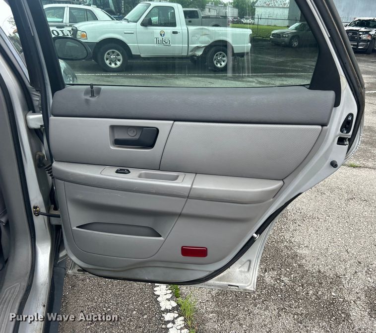 image for item EG0351 2006 Ford Taurus 