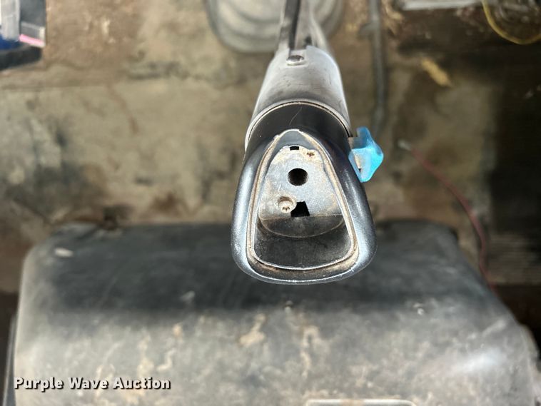 image for item EG0353 1998 International 2574  winch truck